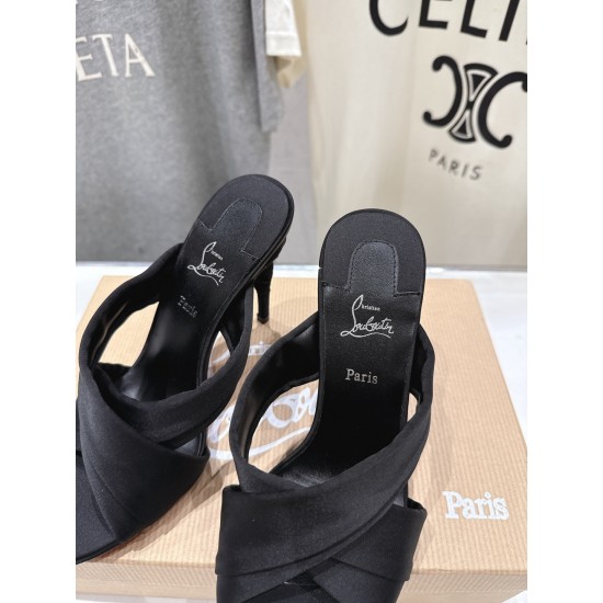 CL slippers