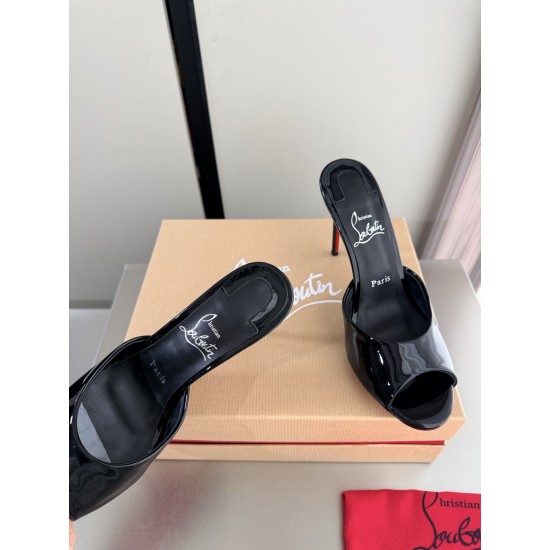 CL slippers