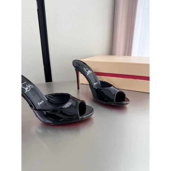 CL slippers