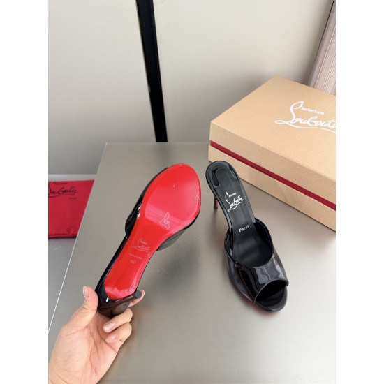 CL slippers