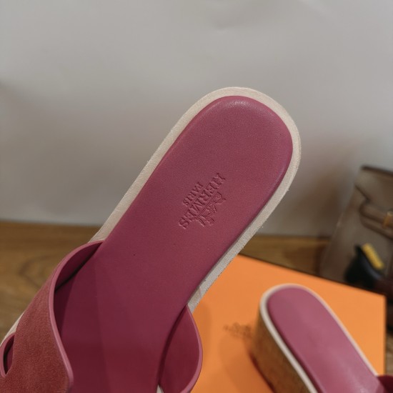 CL slippers