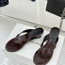 CL slippers