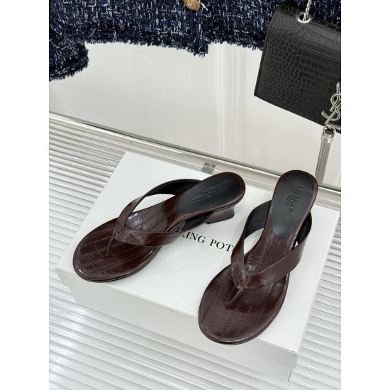 CL slippers