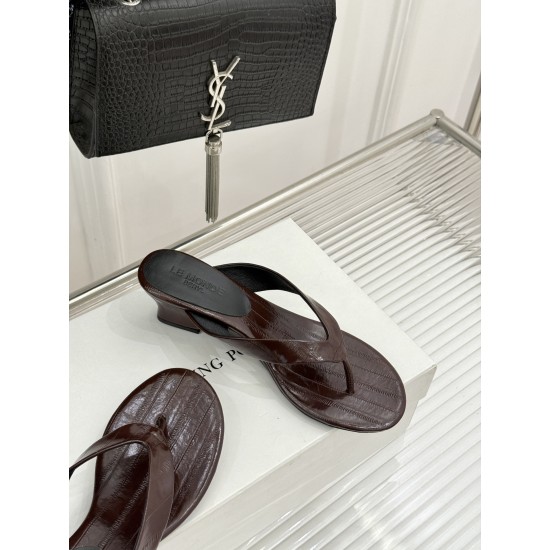 CL slippers