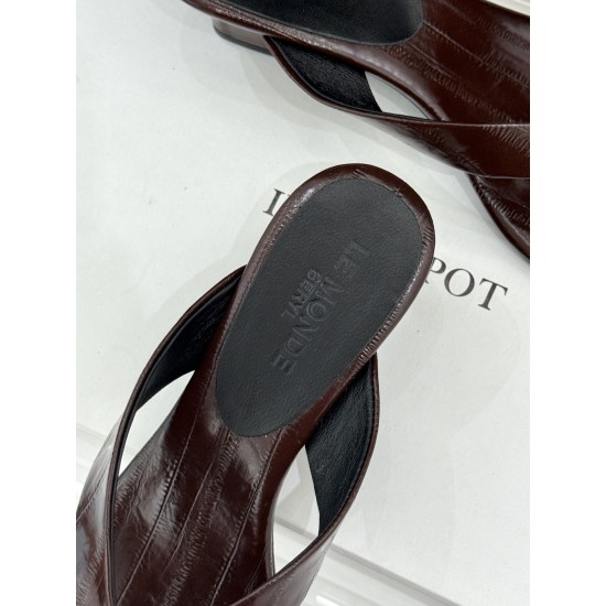 CL slippers
