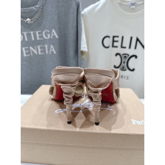 CL slippers