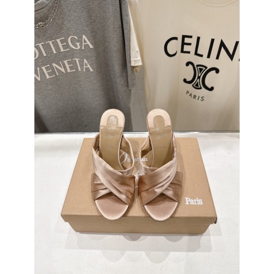 CL slippers