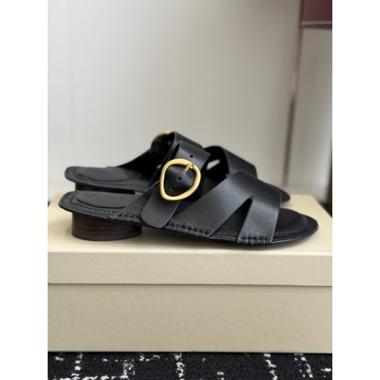 CL slippers