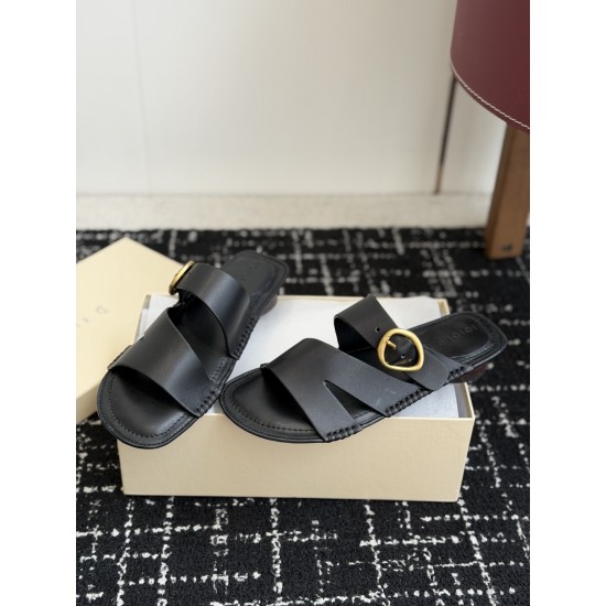 CL slippers