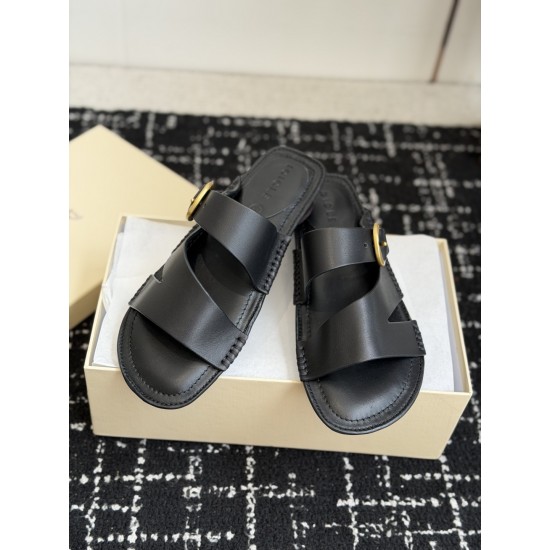 CL slippers
