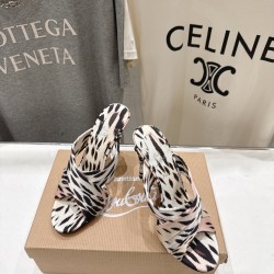 CL slippers