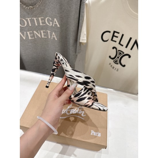 CL slippers