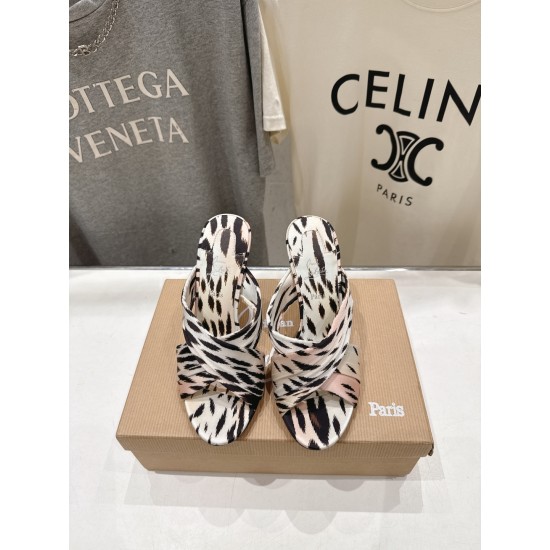 CL slippers