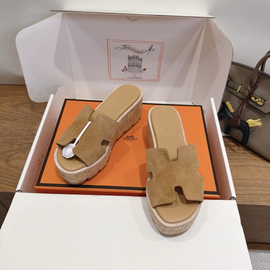CL slippers