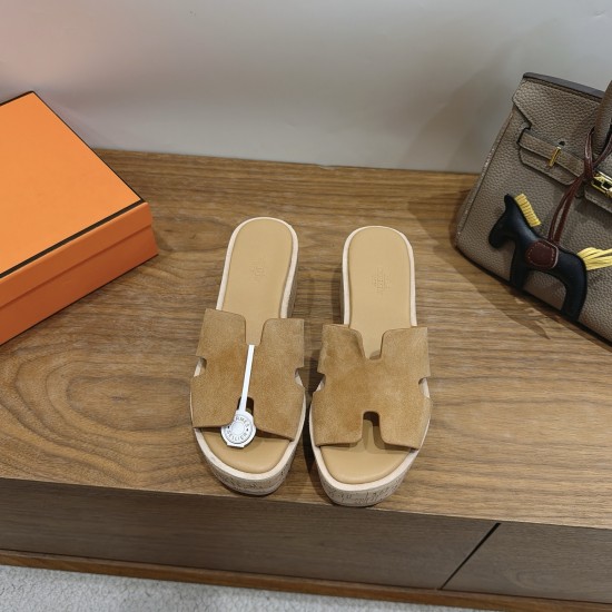 CL slippers