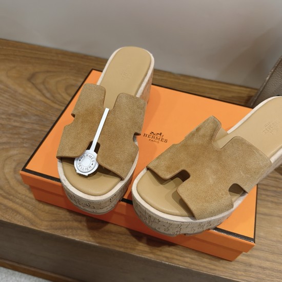 CL slippers