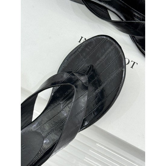 CL slippers