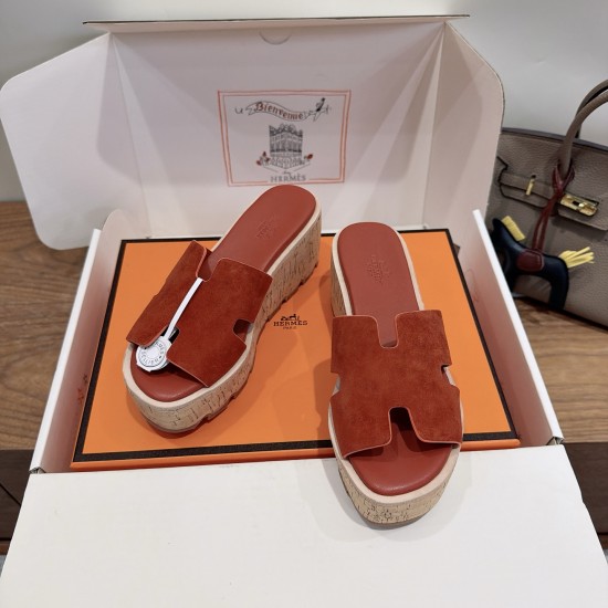 CL slippers