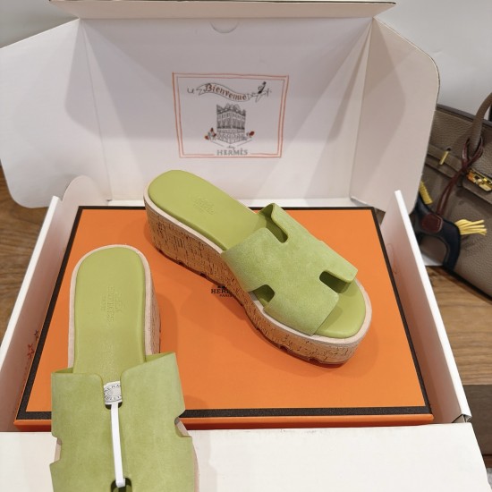 CL slippers