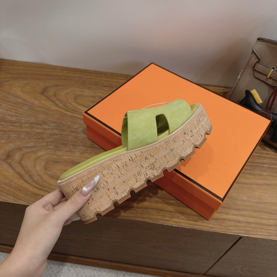 CL slippers