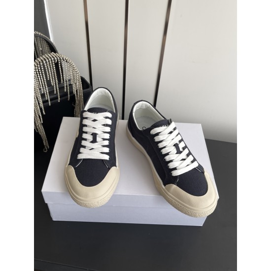 Celine Casual Shoes
Women 35-41
