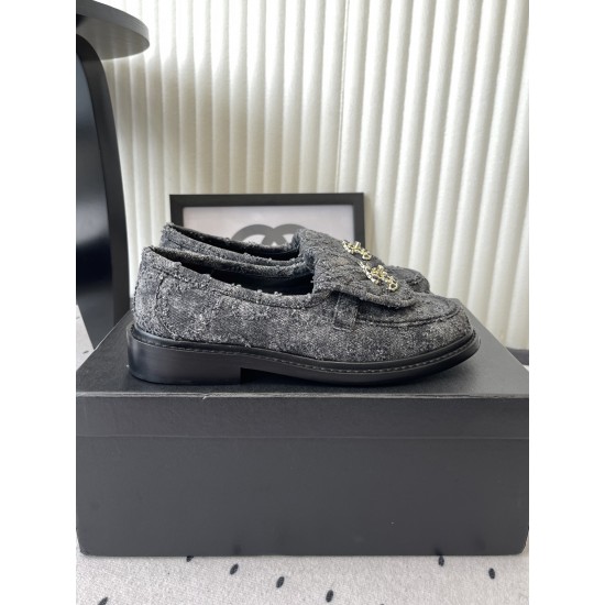 Chanel loafers Shoes
Women 35-41
