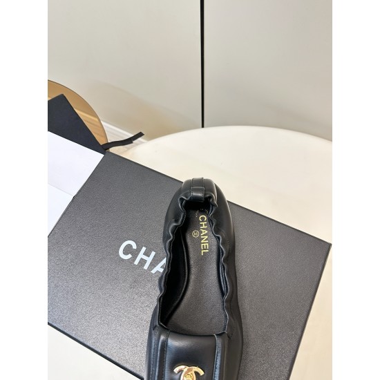 Chanel loafers Shoes
Women 35-41
