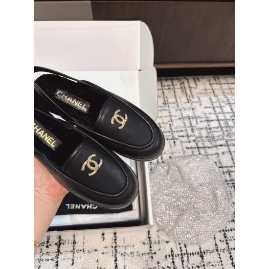Chanel loafers Shoes
Women 35-41
