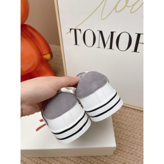 DG Casual Shoes Best Quality
Women 35-41
