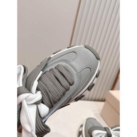 DG Casual Shoes Best Quality
Women 35-41
