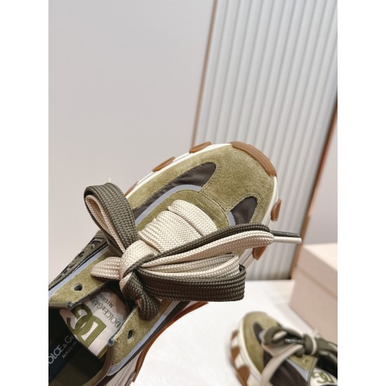 DG Casual Shoes Best Quality
Women 35-41
