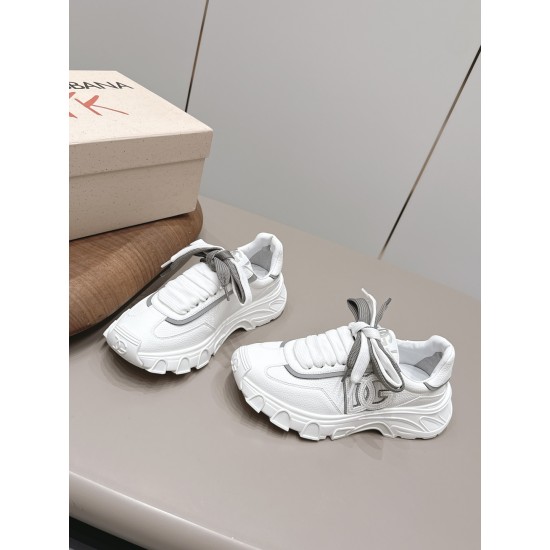 DG Casual Shoes Best Quality
Women 35-41
