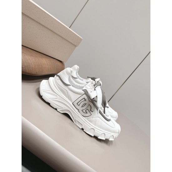 DG Casual Shoes Best Quality
Women 35-41
