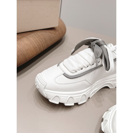 DG Casual Shoes Best Quality
Women 35-41
