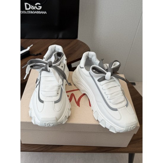DG Casual Shoes Best Quality
Women 35-41
