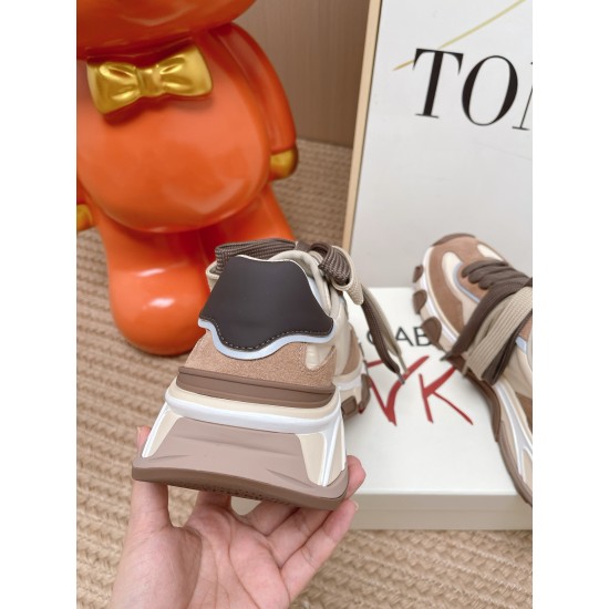DG Casual Shoes Best Quality
Women 35-41
