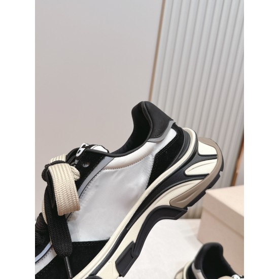 DG Casual Shoes Best Quality
Women 35-41
