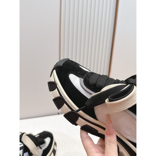 DG Casual Shoes Best Quality
Women 35-41
