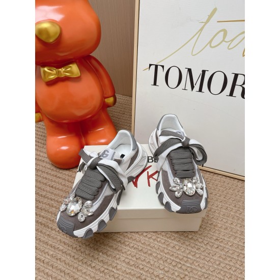 DG Casual Shoes Best Quality
Women 35-41
