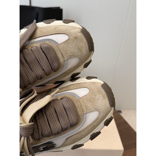 DG Casual Shoes Best Quality
Women 35-41
