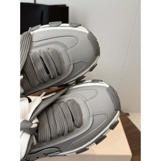 DG Casual Shoes Best Quality
Women 35-41

