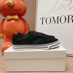 DG Casual Shoes Best Quality
Women 35-41
