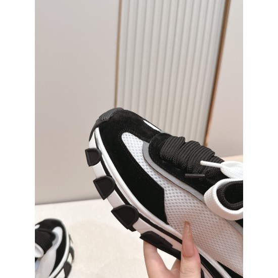 DG Casual Shoes Best Quality
Women 35-41
