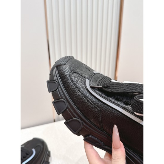 DG Casual Shoes Best Quality
Women 35-41
