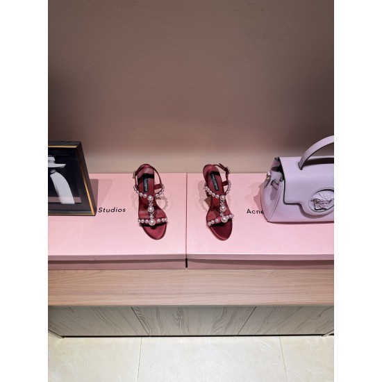 DG High Heel Shoes Best Quality
Women 35-41
