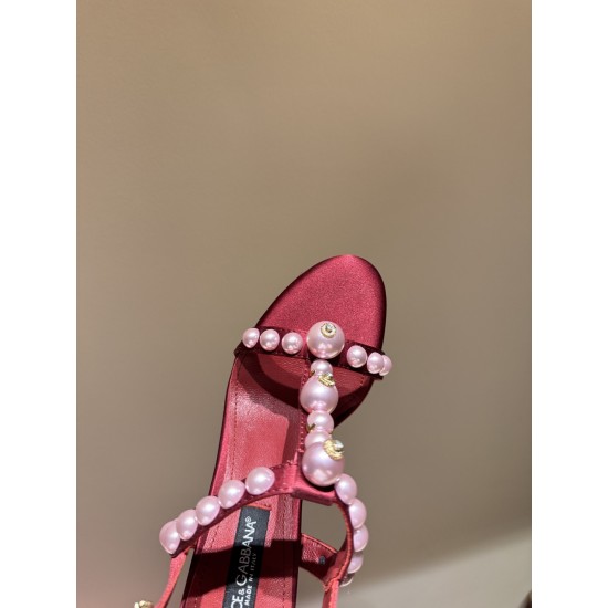 DG High Heel Shoes Best Quality
Women 35-41
