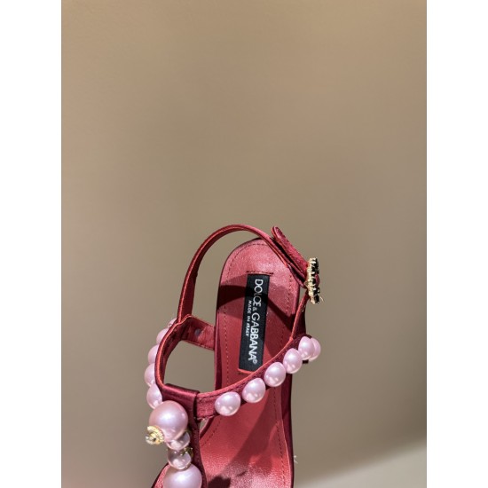 DG High Heel Shoes Best Quality
Women 35-41
