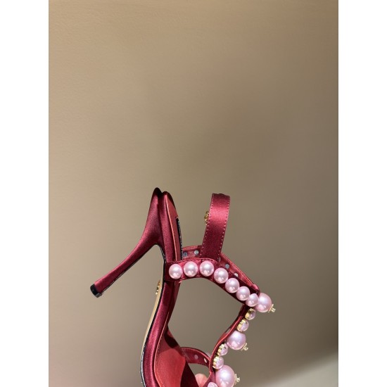 DG High Heel Shoes Best Quality
Women 35-41
