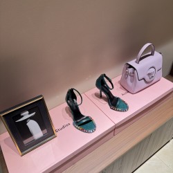 DG High Heel Shoes Best Quality
Women 35-41

