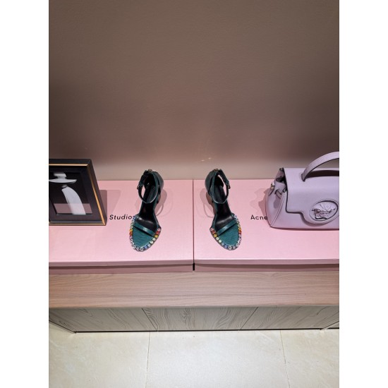 DG High Heel Shoes Best Quality
Women 35-41
